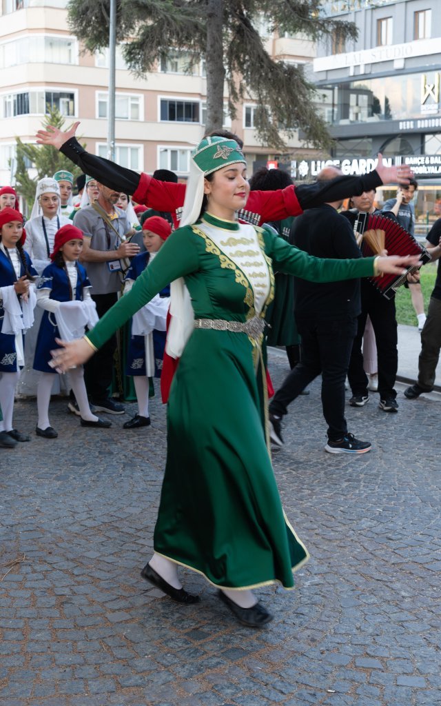Azamad Halk Oyunları Festivali