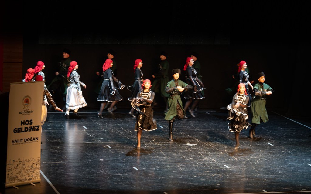Azamad Kafkas Halk Dansları Yıl Sonu Gösterisi