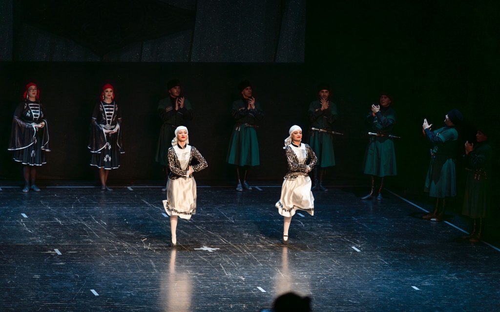 Azamad Kafkas Halk Dansları Yıl Sonu Gösterisi