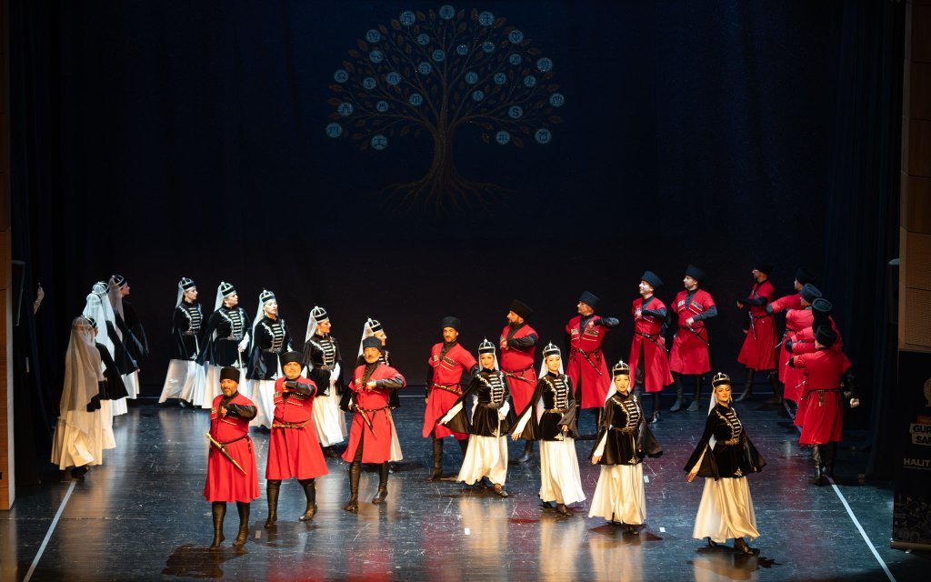 Azamad Kafkas Halk Dansları Yıl Sonu Gösterisi