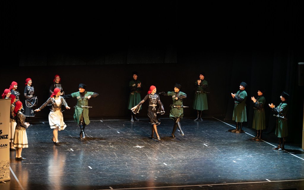 Azamad Kafkas Halk Dansları Yıl Sonu Gösterisi